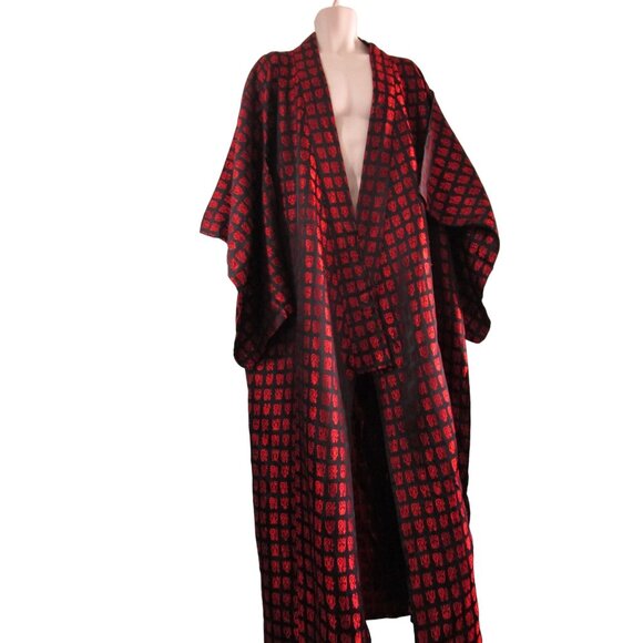 Kimono Style Robe Black Red Hanzi Funan Fu No Label Vintage EUC Sash Included - Picture 2 of 16